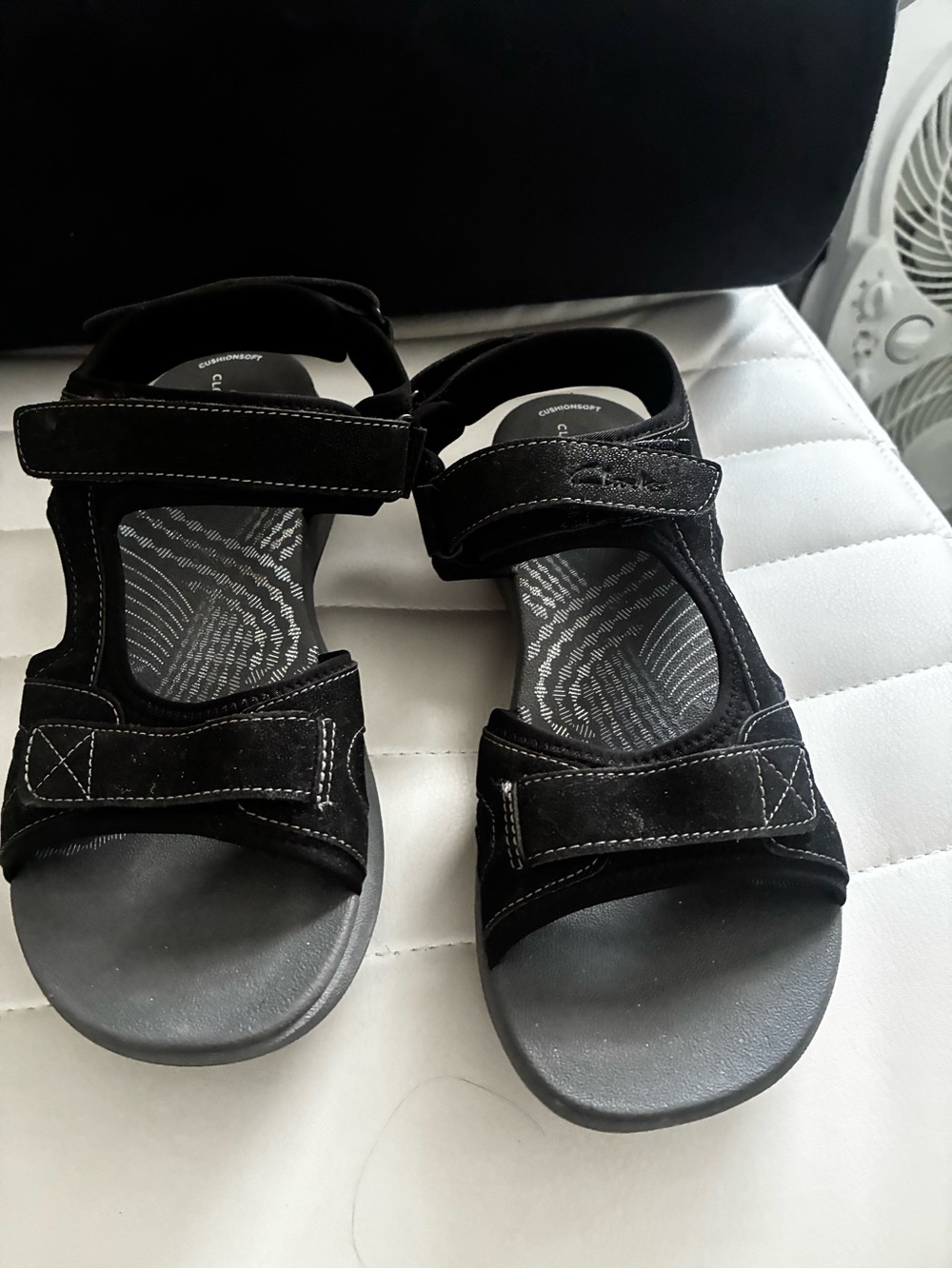 Cloudsteppers by Clarks Black Suede Adjustable Strap Sandals 6 Wide
